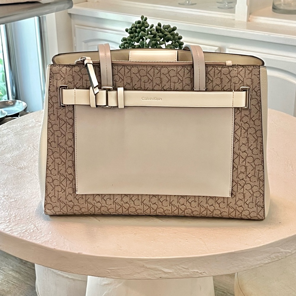 Calvin Klein Beige and Cream Women's Bag